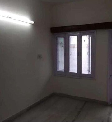 Room in 2 BHK Builder Floor at Sector 37 – for Rent