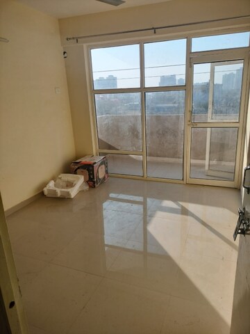 Room in 2 BHK Apartment at Conscient Habitat, Sector 99a – for Rent