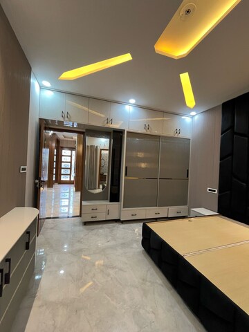 Room in 4 BHK Independent House at Sector 125 – for Sale