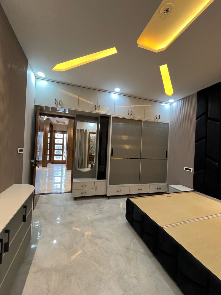 Room, sector 125 4 Bedroom 180 Sq.Yd. Independent House In Sector 125 Mohali 8218799