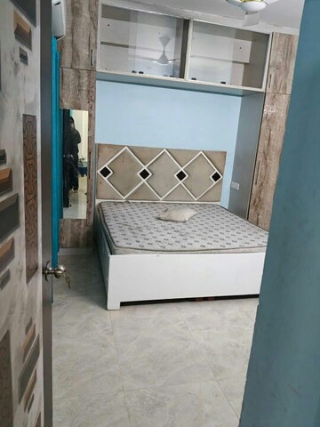 Room in 2 BHK Apartment at Supertech Cape Town, Sector 74 – for Rent