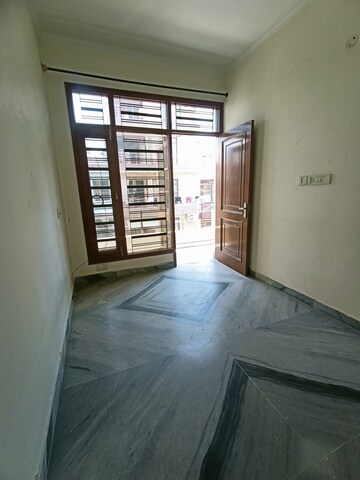 Room in 2 BHK Builder Floor at Sunny Enclave – for Rent
