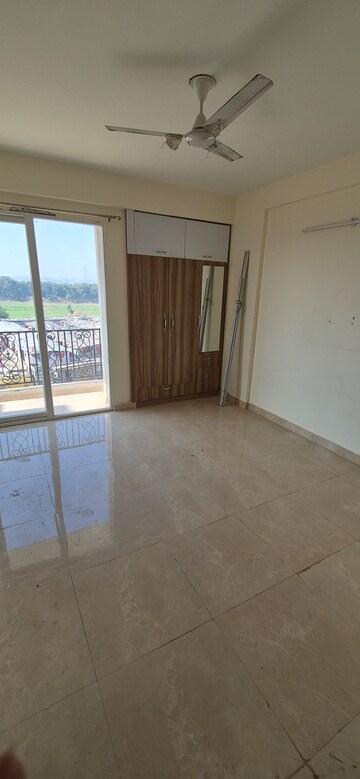 Room in 3 BHK Apartment at Sohna Road – for Rent