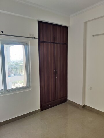 Room in 3 BHK Apartment at Sector 150 – for Rent