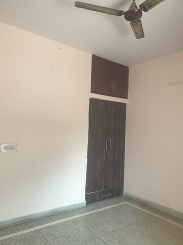 Room in 2 BHK Independent House at Sector 16 – for Rent