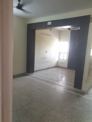 Room in 2 BHK Independent House at Sector 16 – for Rent