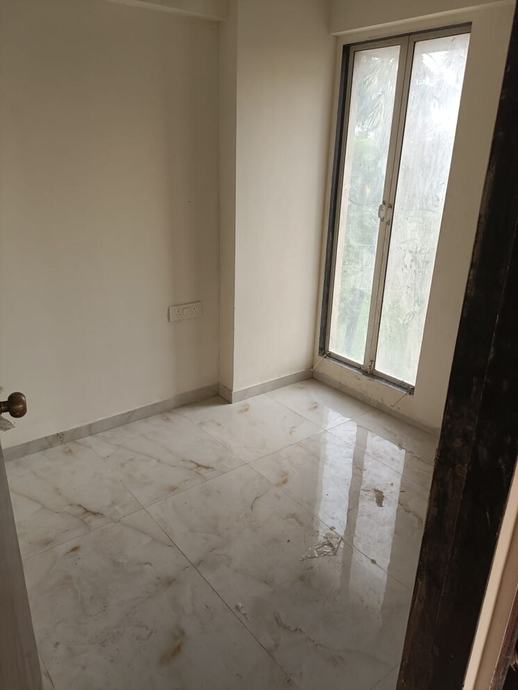 Room, murbad road 1.5 Bedroom 547 Sq.Ft. Apartment In Murbad Road Thane 8218961
