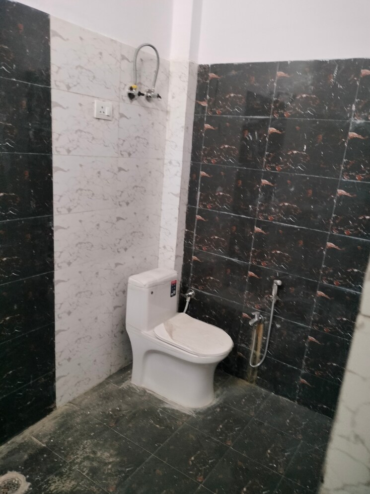 Bathroom, kamta 4 Bedroom 1250 Sq.Ft. Villa In Kamta Lucknow 8218976