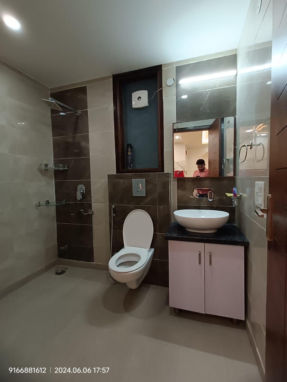 6+ BHK + Servant Room Independent House For Sale in Sector 56