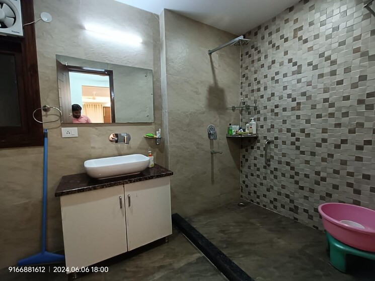 Bathroom, sector 56 6+ Bedroom 6800 Sq.Ft. Independent House In Sector 56 Gurgaon 8218986