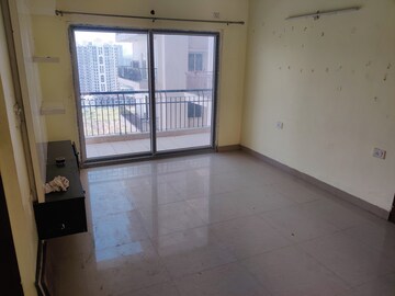 Room in 2 BHK Apartment at Antriksh Golf City, Sector 150 – for Rent