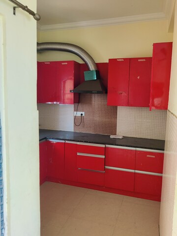 Furnished Amenities in 2 BHK Apartment at Antriksh Golf City, Sector 150 – for Rent