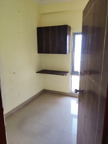 Room in 2 BHK Apartment at Antriksh Golf City, Sector 150 – for Rent