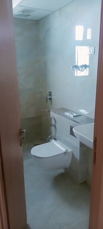 Bathroom in 3 BHK Apartment at M3M Heights, Sector 65 – for Rent