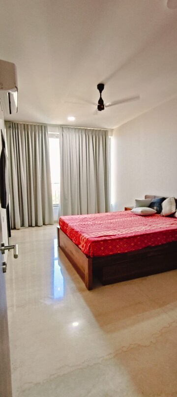 Bedroom in 3 BHK Apartment at Oberoi Maxima, Andheri East – for Rent