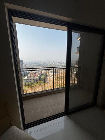 Room in 1 BHK Apartment at Shapoorji Pallonji Vanaha Golfland, Bavdhan – for Rent