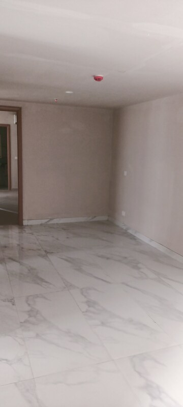 Room in 3 BHK Apartment at M3M Heights, Sector 65 – for Rent