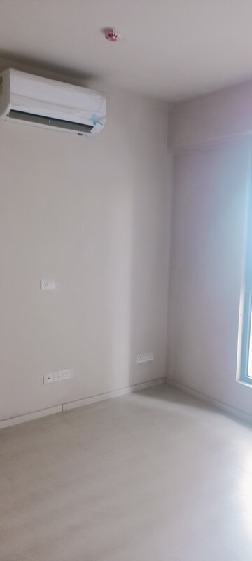 Room in 3 BHK Apartment at M3M Heights, Sector 65 – for Rent