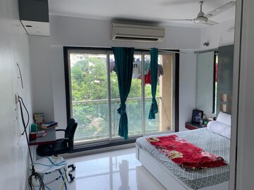 Bedroom in 3 BHK Apartment at Khar West – for Rent