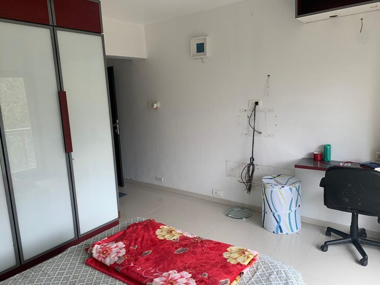 Room, khar west 3 Bedroom 1600 Sq.Ft. Apartment In Khar West Mumbai 8219079