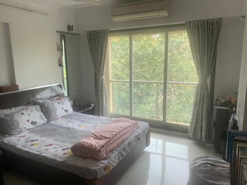 Bedroom in 3 BHK Apartment at Khar West – for Rent