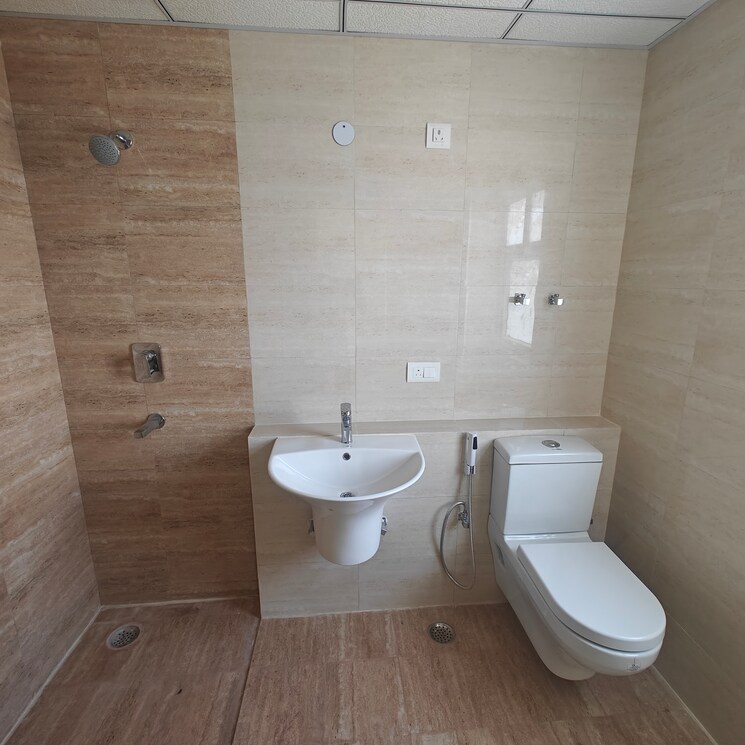 Bathroom, shree-vardhman-victoria 3.5 Bedroom 1950 Sq.Ft. Apartment In Sector 70 Gurgaon 8219149