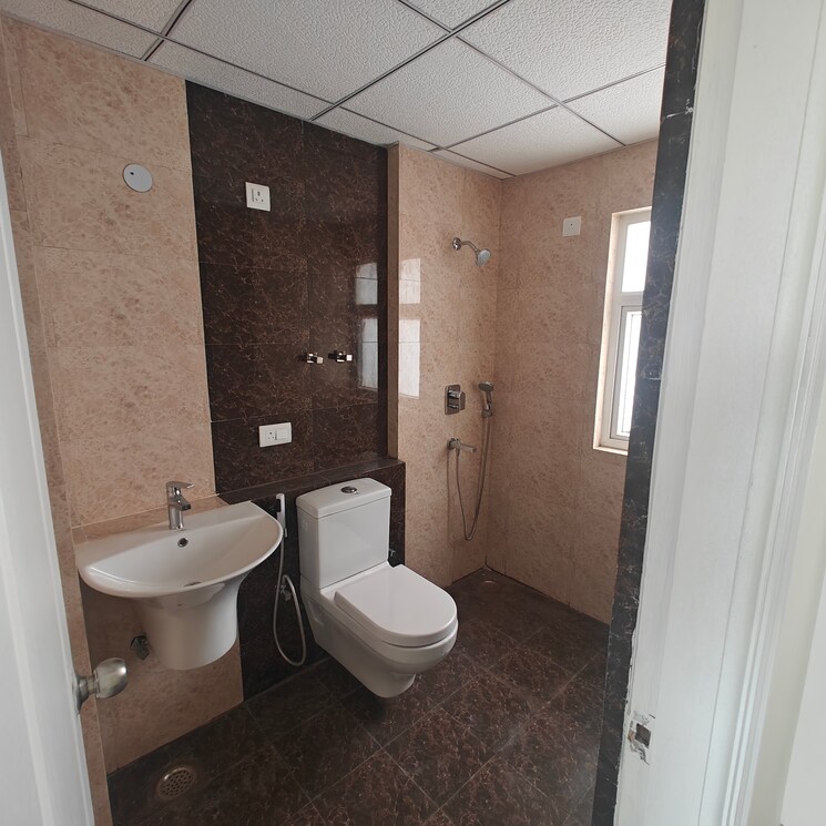 Bathroom, shree-vardhman-victoria 3.5 Bedroom 1950 Sq.Ft. Apartment In Sector 70 Gurgaon 8219149