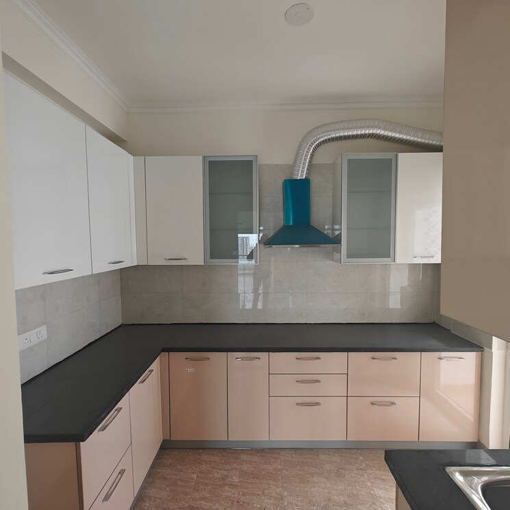 Kitchen, shree-vardhman-victoria 3.5 Bedroom 1950 Sq.Ft. Apartment In Sector 70 Gurgaon 8219149