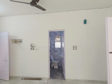 Furnished Amenities in 2 BHK Apartment at Vasant Kunj – for Rent