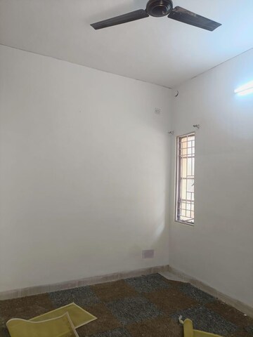 Room in 2 BHK Apartment at Vasant Kunj – for Rent