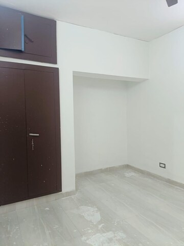 Room in 2 BHK Apartment at Vasant Kunj – for Rent