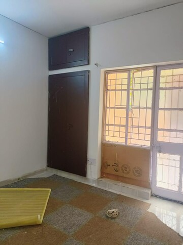 Room in 2 BHK Apartment at Vasant Kunj – for Rent