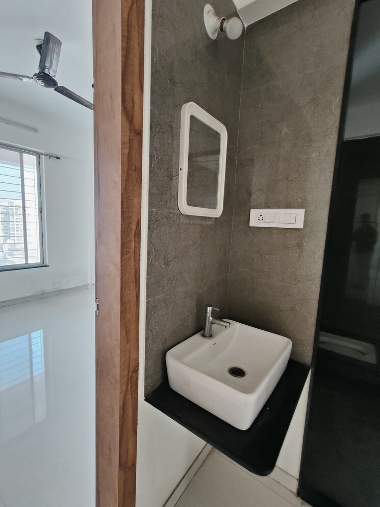 Bathroom, vision-indramegh 2 Bedroom 1100 Sq.Ft. Apartment In Tathawade Pune 8219147