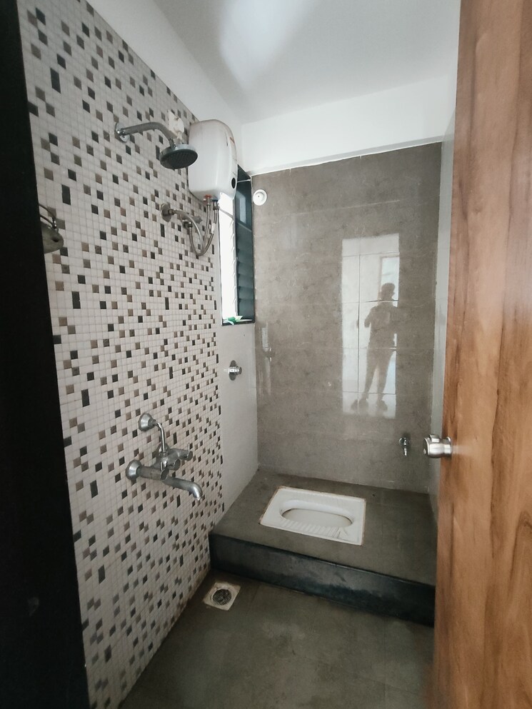 Bathroom, vision-indramegh 2 Bedroom 1100 Sq.Ft. Apartment In Tathawade Pune 8219147