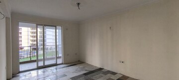 Room in 4 BHK Apartment at Cosmos Express 99, Sector 99 – for Sale