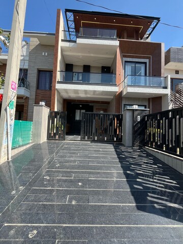 4 BHK Independent House For Sale in Sector 125