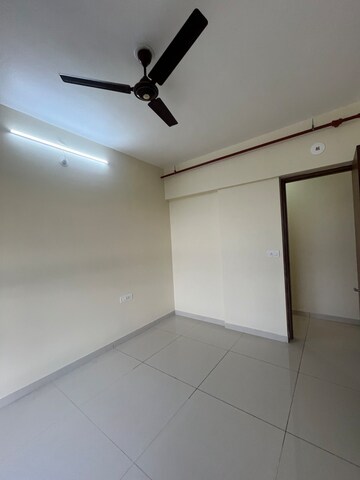 Room in 2 BHK Apartment at SD Astron Tower, Kandivali East – for Sale