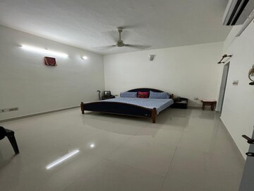 Room in 2.5 BHK Villa at Kursi Road – for Rent