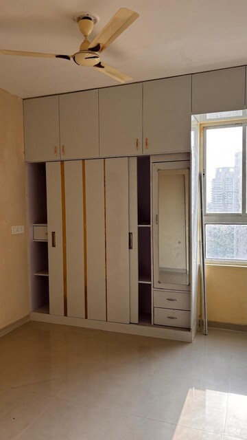 Room in 2 BHK Apartment at Pyramid Elite, Sector 86 – for Rent