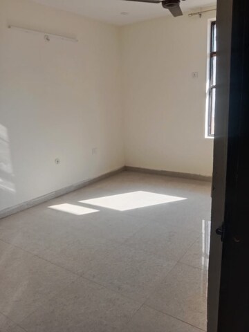 Room in 2 BHK Builder Floor at Ansal Plaza Sector-23, Sector 23 – for Rent