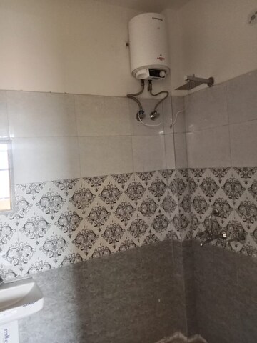 Bathroom in 2 BHK Builder Floor at Ansal Plaza Sector-23, Sector 23 – for Rent