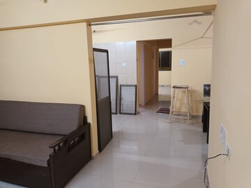Room in 2 BHK Apartment at Paranjape Schemes Royal Court, Andheri East – for Rent