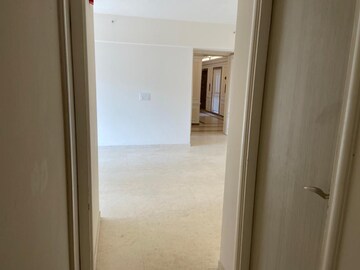 Building Lobby in 3 BHK Apartment at DLF The Skycourt, Sector 86 – for Rent