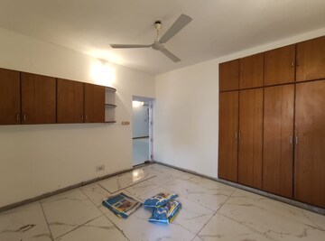 Room in 3 BHK Apartment at Vasant Kunj – for Rent
