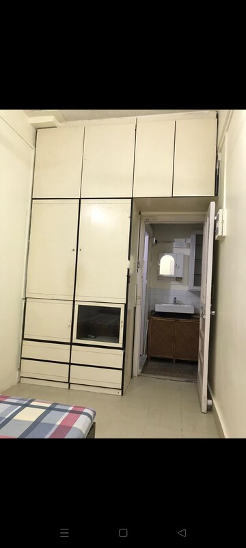 Room in 2 BHK Apartment at Chandralok Apartment B Wing, Malabar Hill – for Rent