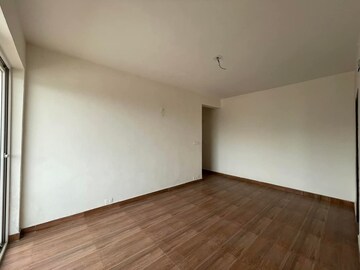 Room in 3 BHK Apartment at Ansal Highland Park, Sector 103 – for Rent