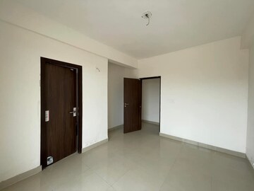 Room in 3 BHK Apartment at Ansal Highland Park, Sector 103 – for Rent