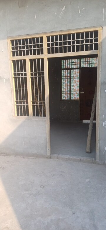 Room in 4 BHK Independent House at Jhinjhana – for Sale