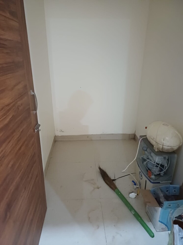 Room, sector 127 2 Bedroom 110 Sq.Yd. Apartment In Sector 127 Mohali 8219497