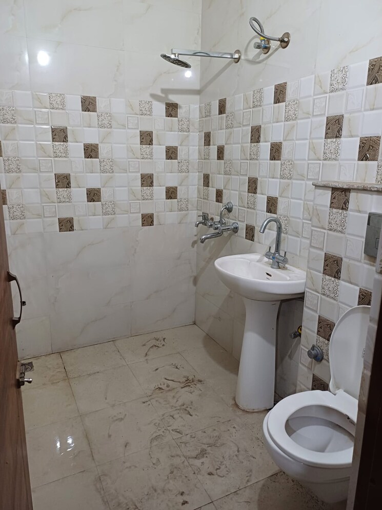 Bathroom, sector 127 2 Bedroom 110 Sq.Yd. Apartment In Sector 127 Mohali 8219497